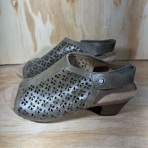 Josef Seibel Olive Green Sandals Women’s Size 8.5